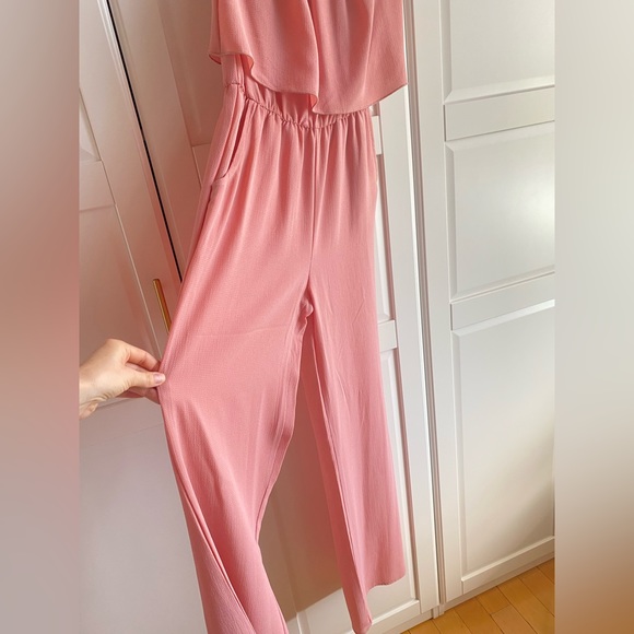 Wide leg jumpsuit with pockets - Picture 2 of 6